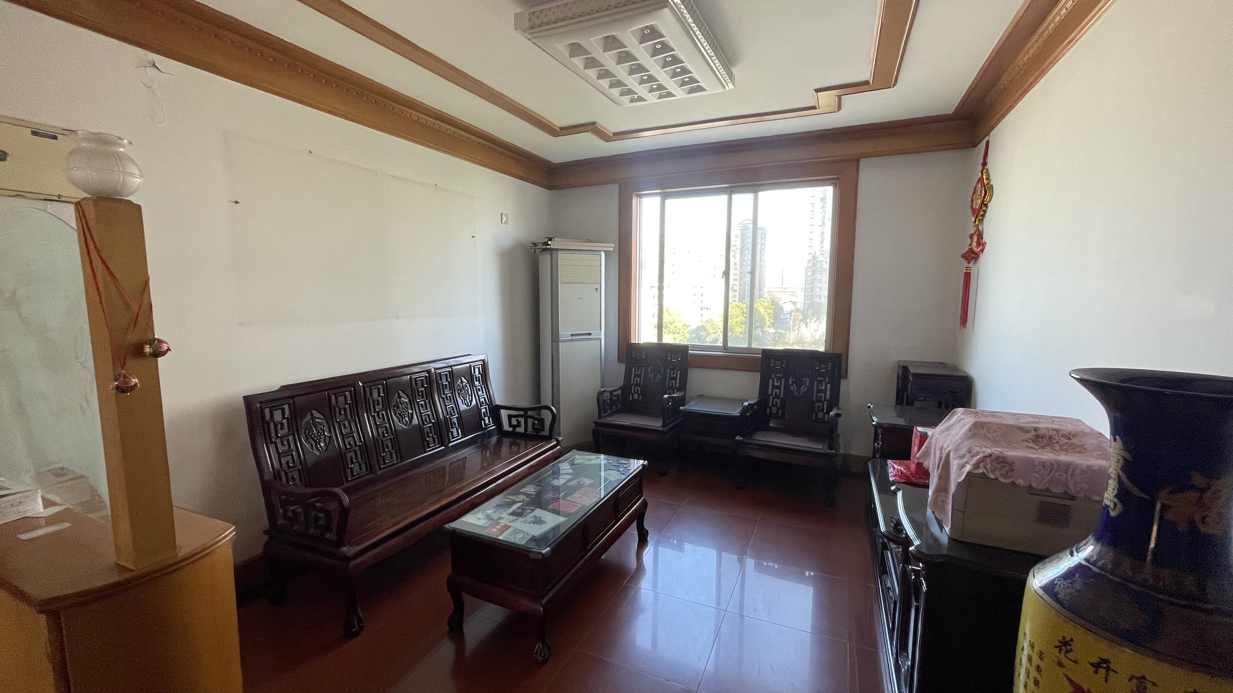 郭里园 3室2厅1卫 120m²