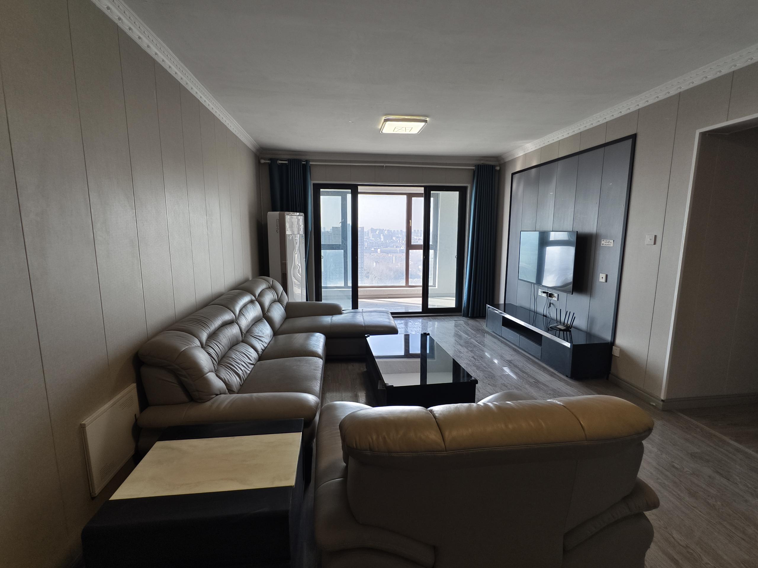 华强城 1室厅卫 123m²