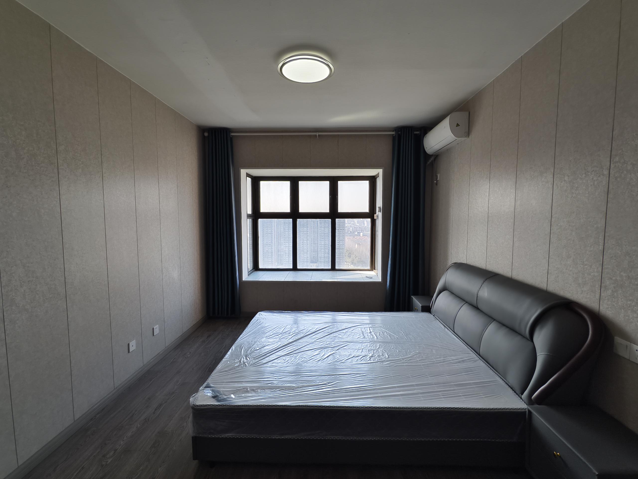 华强城 1室厅卫 123m&sup2;