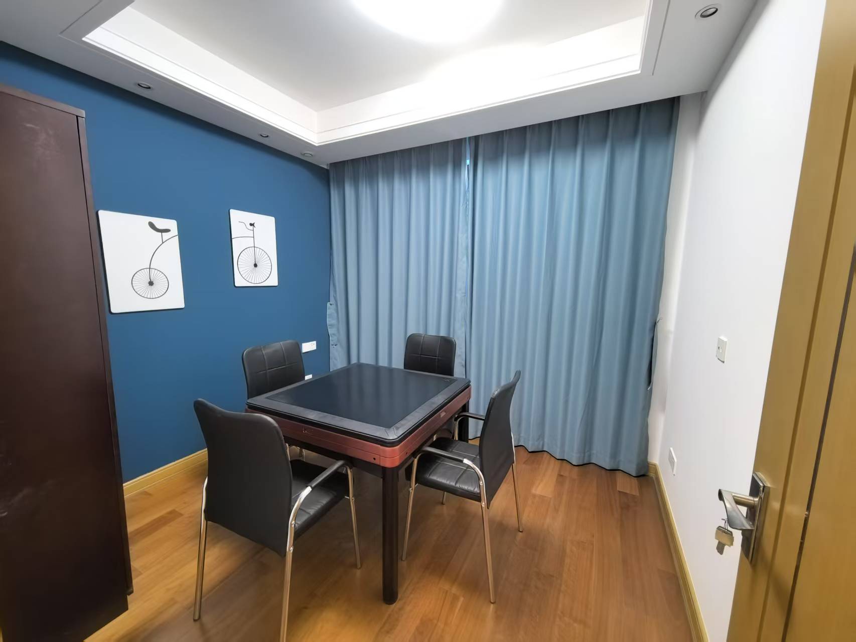 万濠瑜园 4室2厅2卫 166m&sup2;