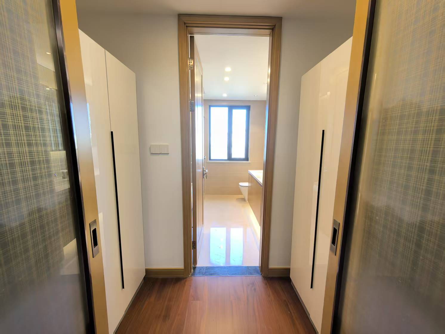 万濠瑜园 4室2厅2卫 166m&sup2;