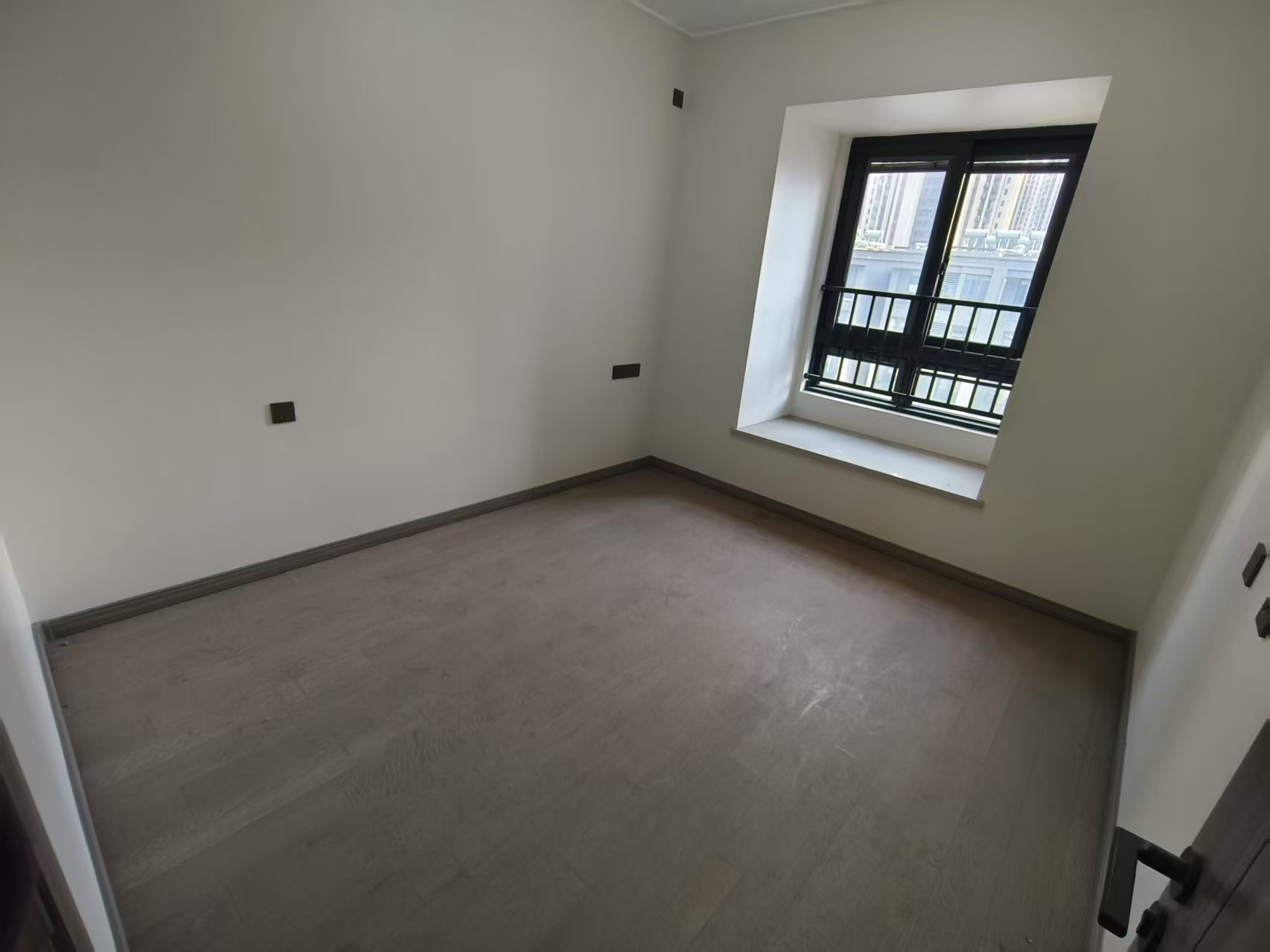 万科翡翠公园 3室2厅2卫 125m&sup2;