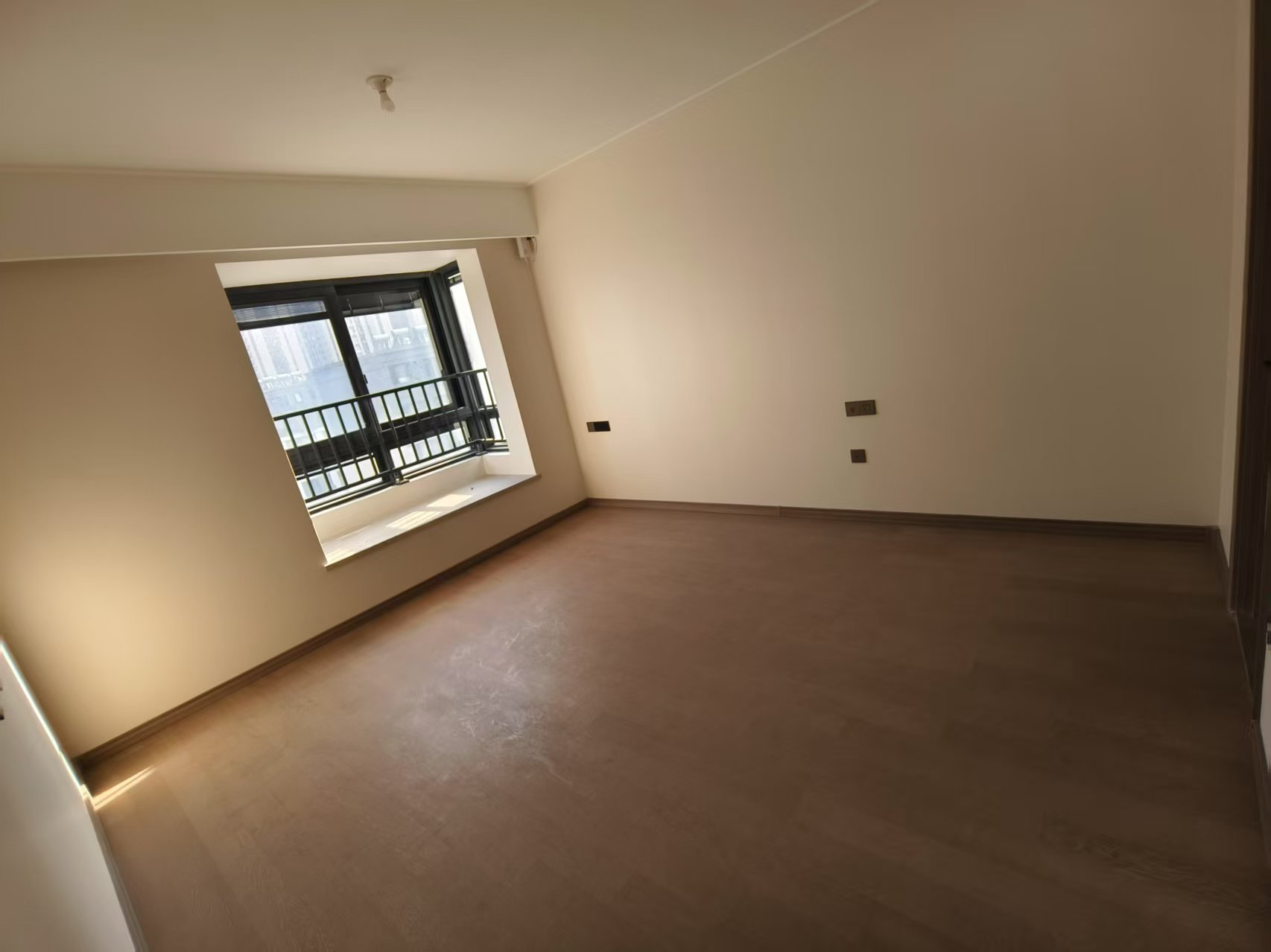 万科翡翠公园 3室2厅2卫 125m&sup2;