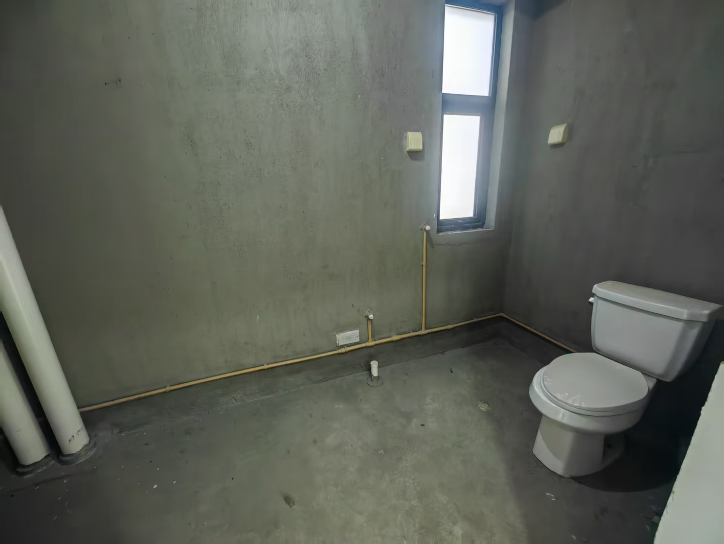 中港翡翠城 3室2厅1卫 89m²