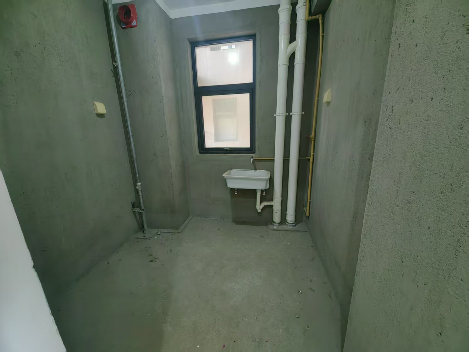 中港翡翠城 3室2厅1卫 89m²