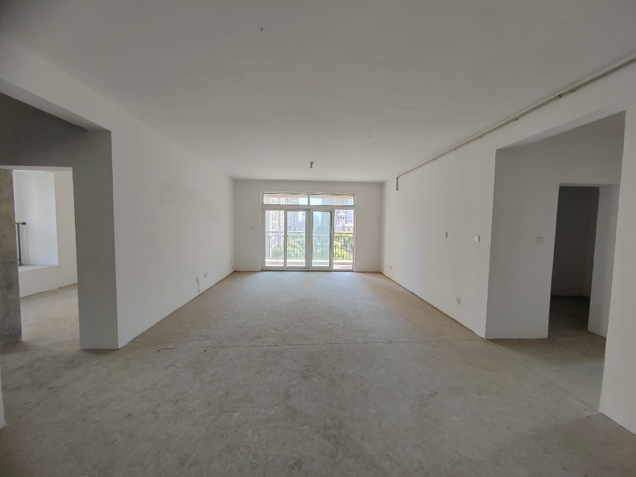 和融•优山美地名邸 4室1厅3卫 186.75m²