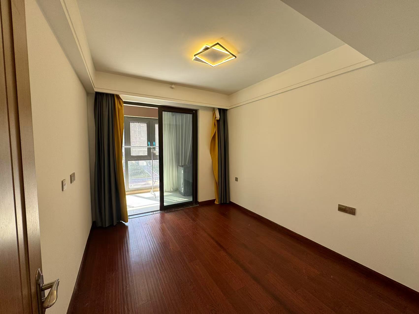 林肯公园 4室2厅2卫 123.83m&sup2;