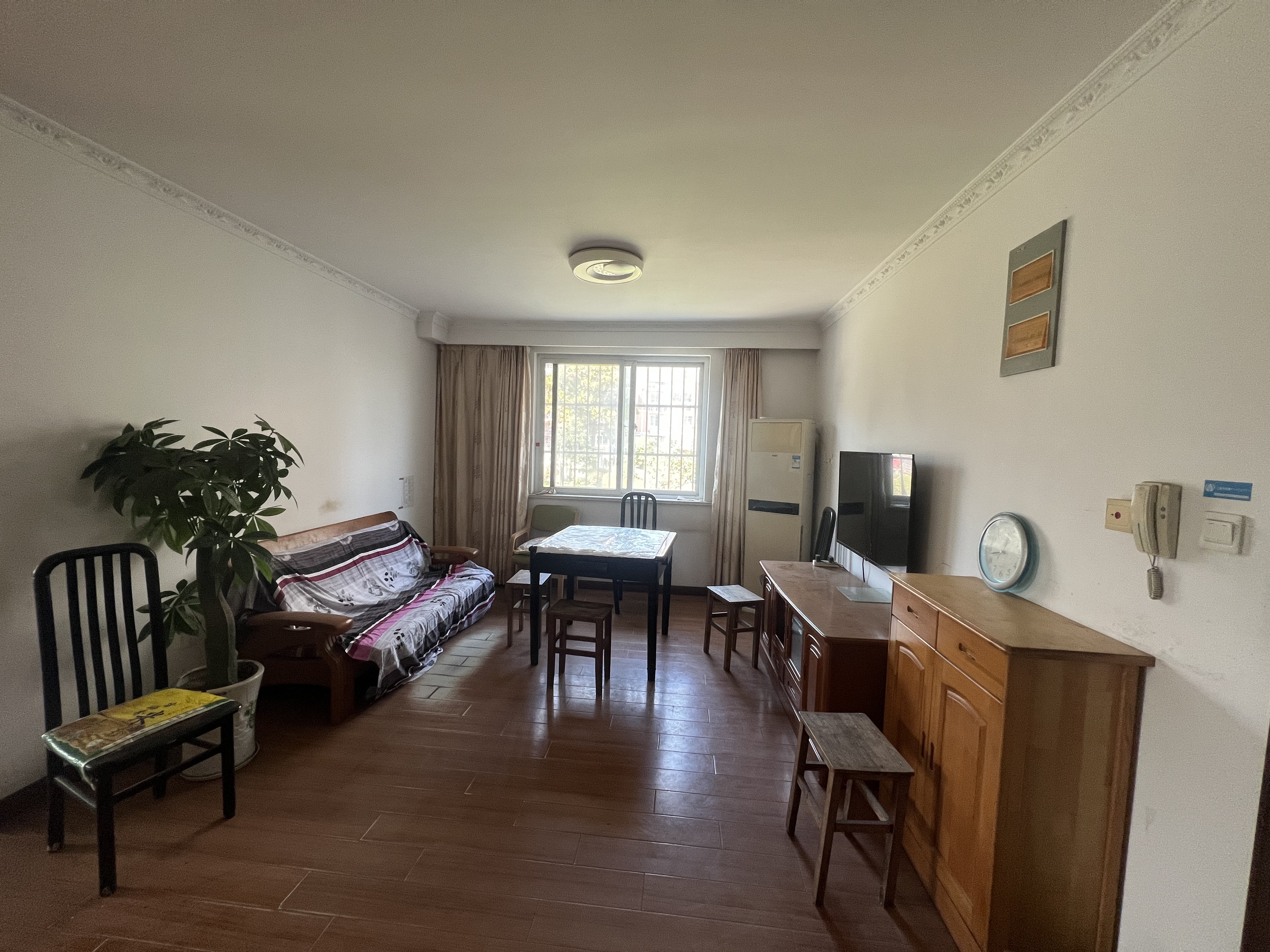 五山新苑 3室2厅1卫 132m²