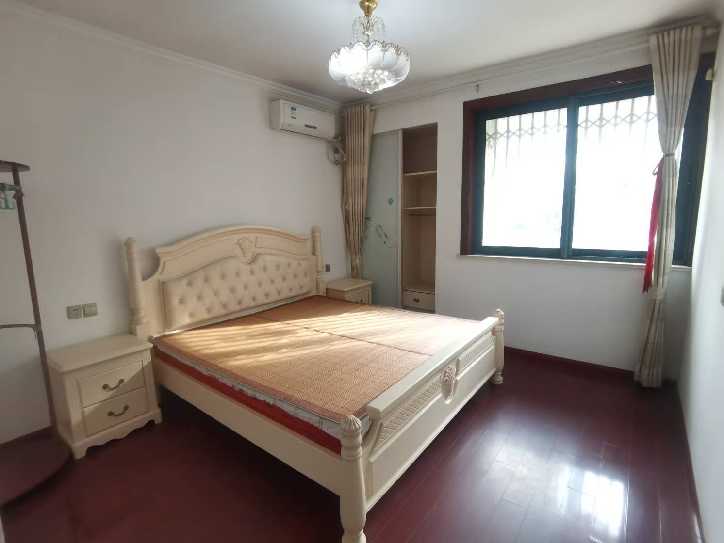 金水湾花园 3室2厅2卫 144m&sup2;