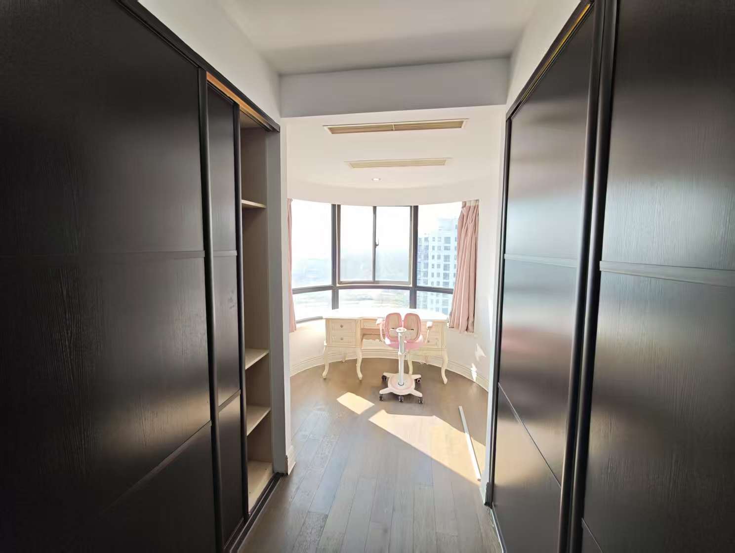 中南世纪城北区 4室2厅2卫 180.98m²