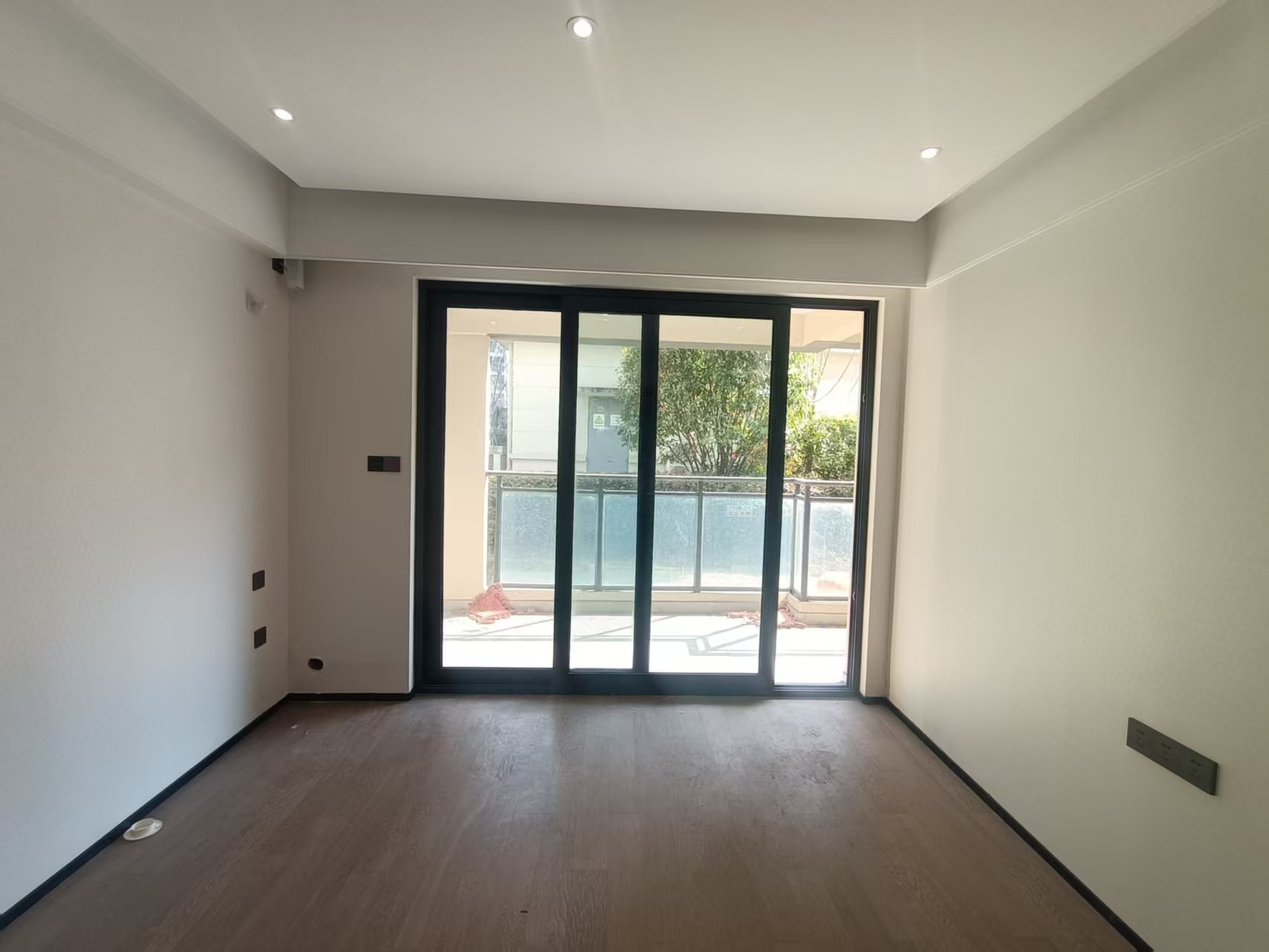 万科翡翠公园 3室2厅1卫 98.6m²