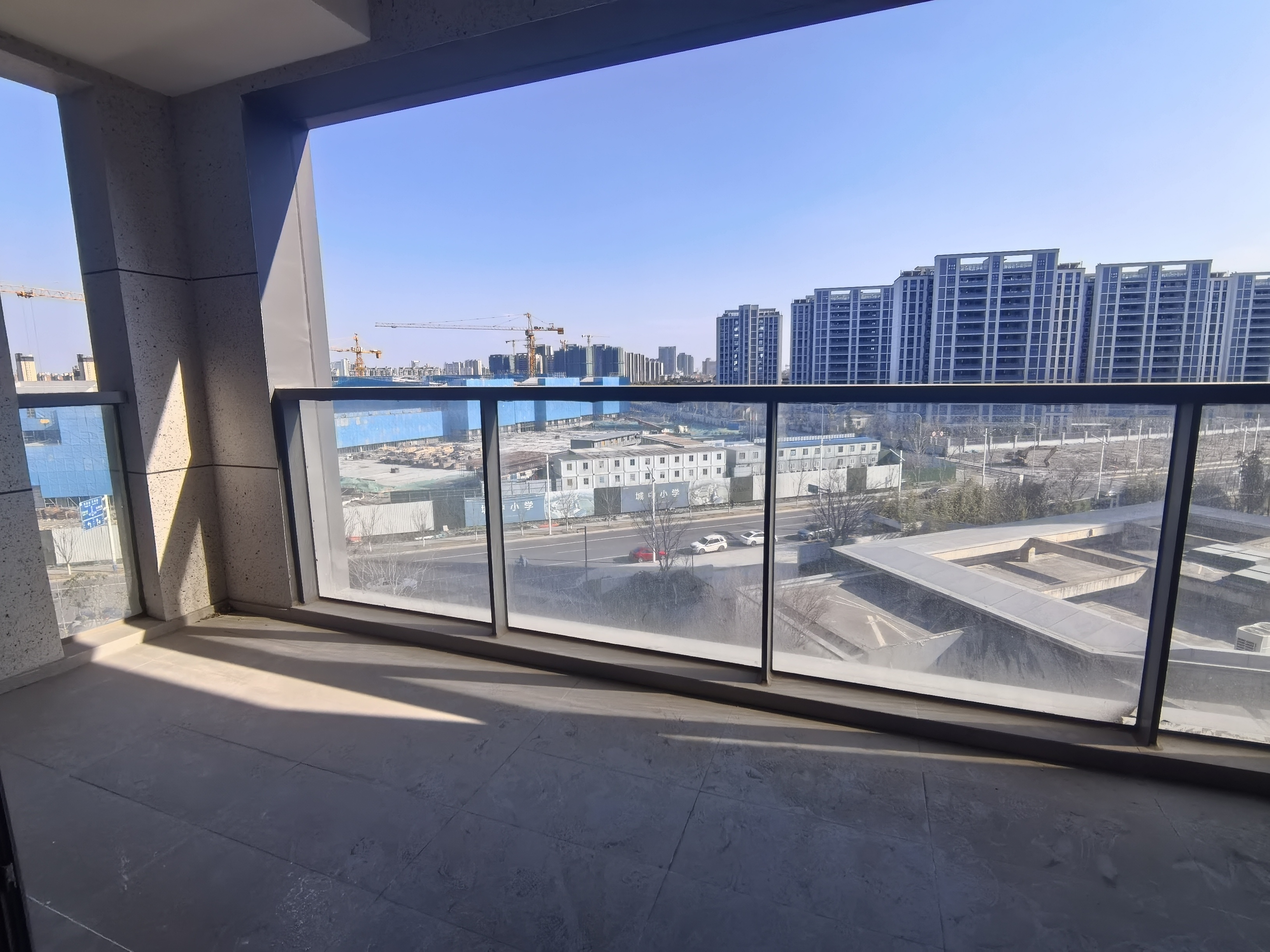 长泰滨河国际 3室2厅2卫 127m²
