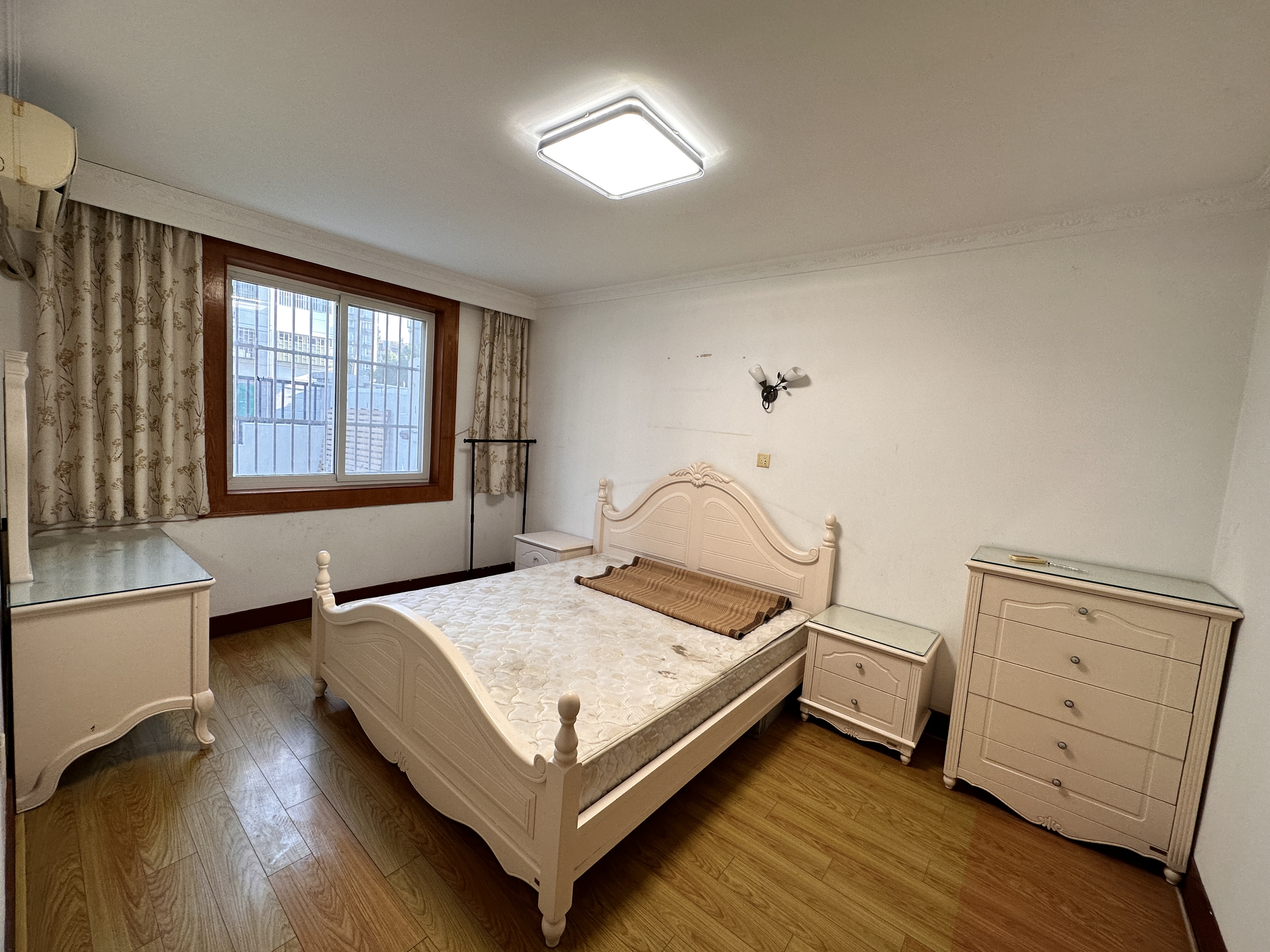 望江楼小区 3室1厅1卫 87m²