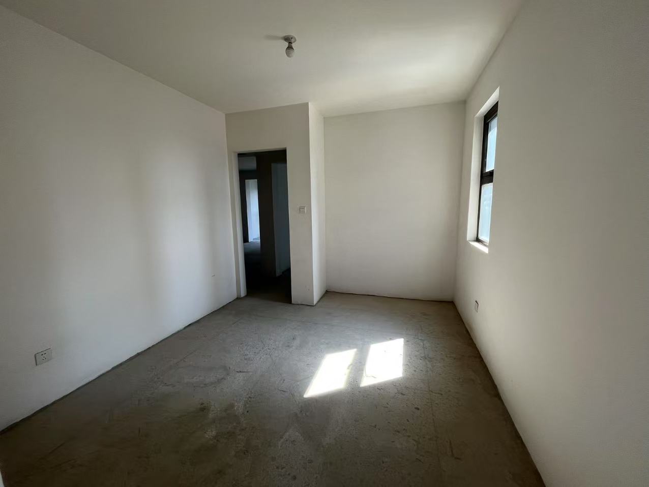 南山湖一号 3室2厅1卫 122.00m²
