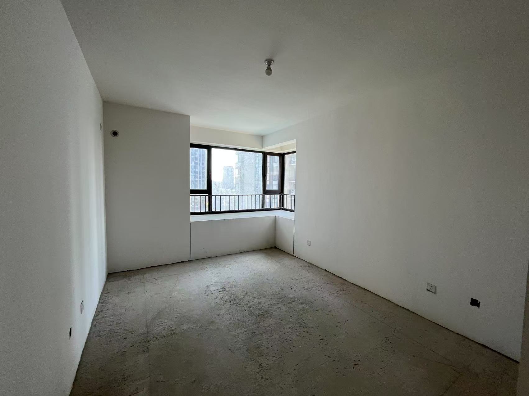 南山湖一号 3室2厅1卫 122.00m²
