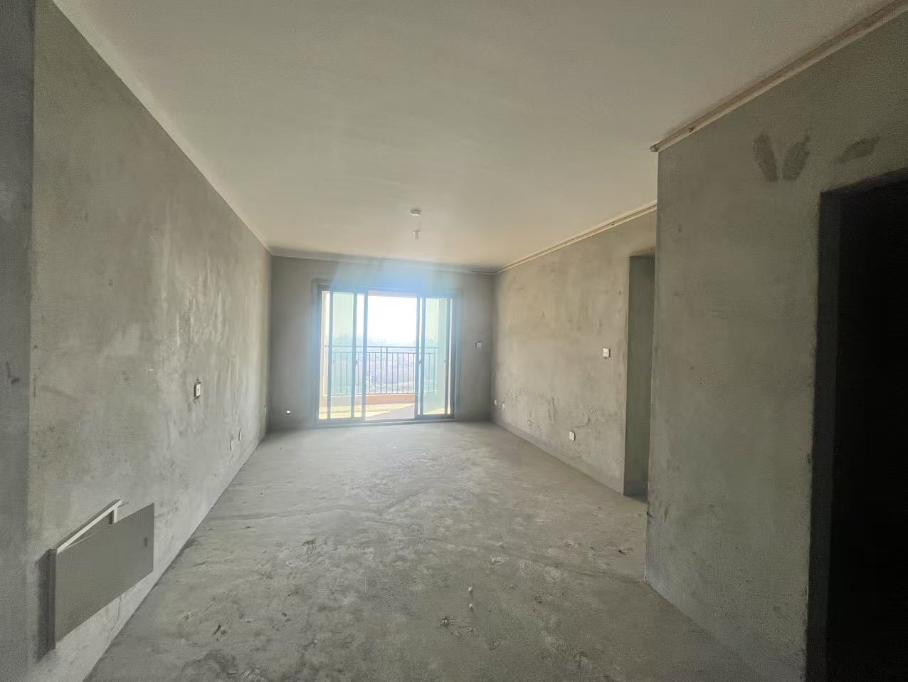 华强城四期 3室2厅1卫 106.32m²