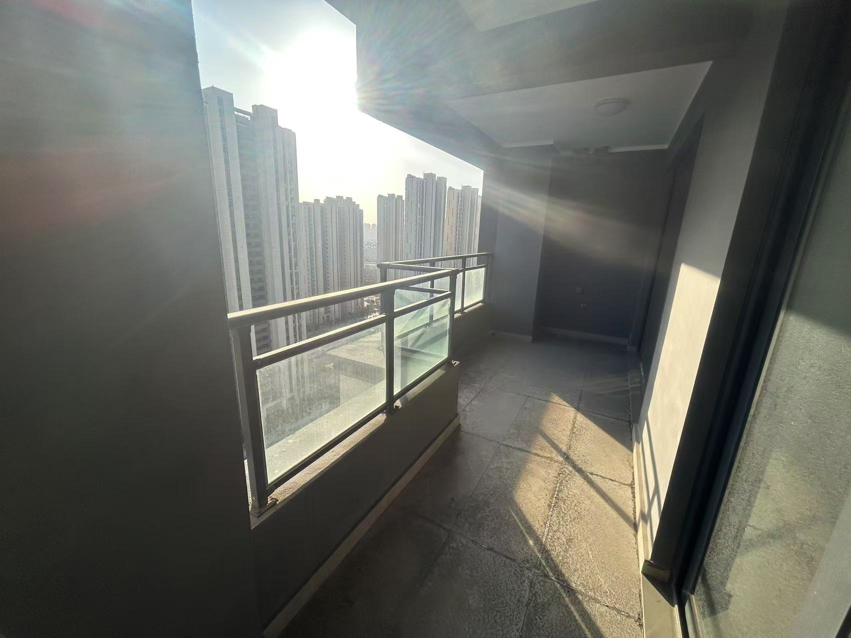 万科翡翠公园 3室2厅2卫 117m&sup2;