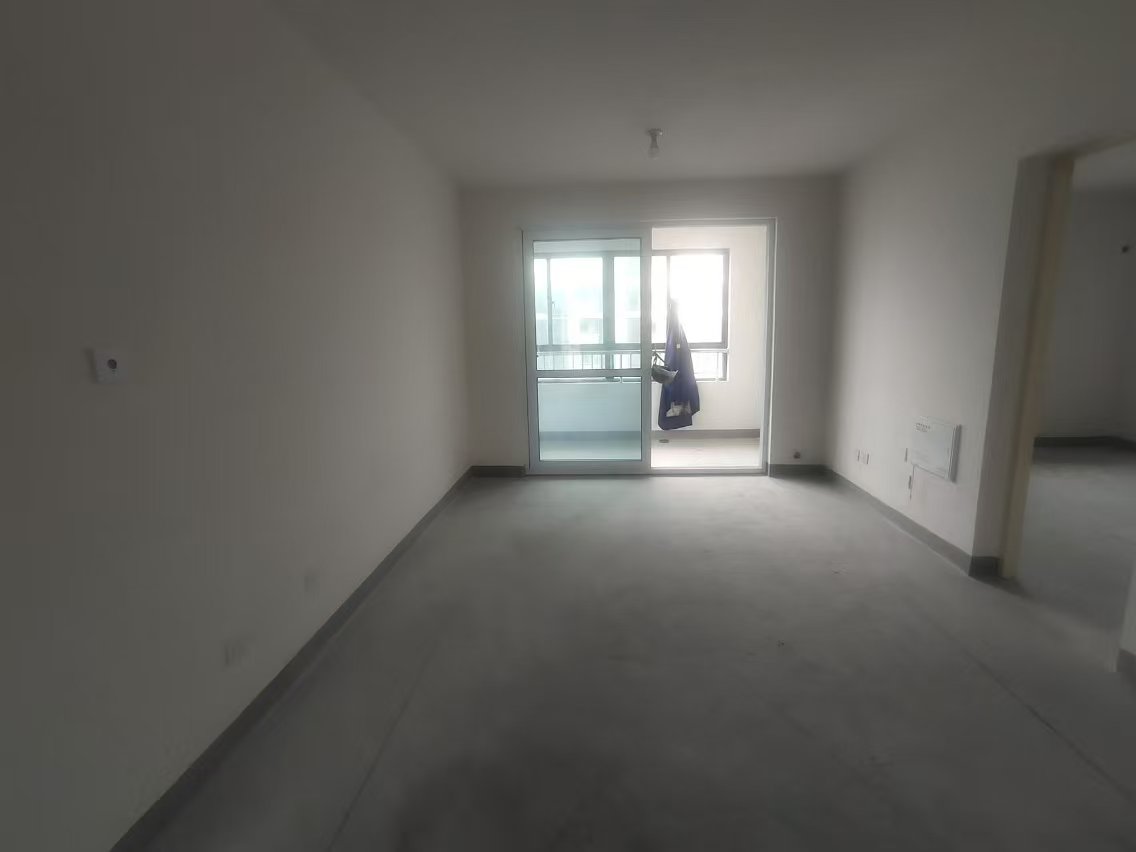 兴石花园 3室2厅1卫 114m²
