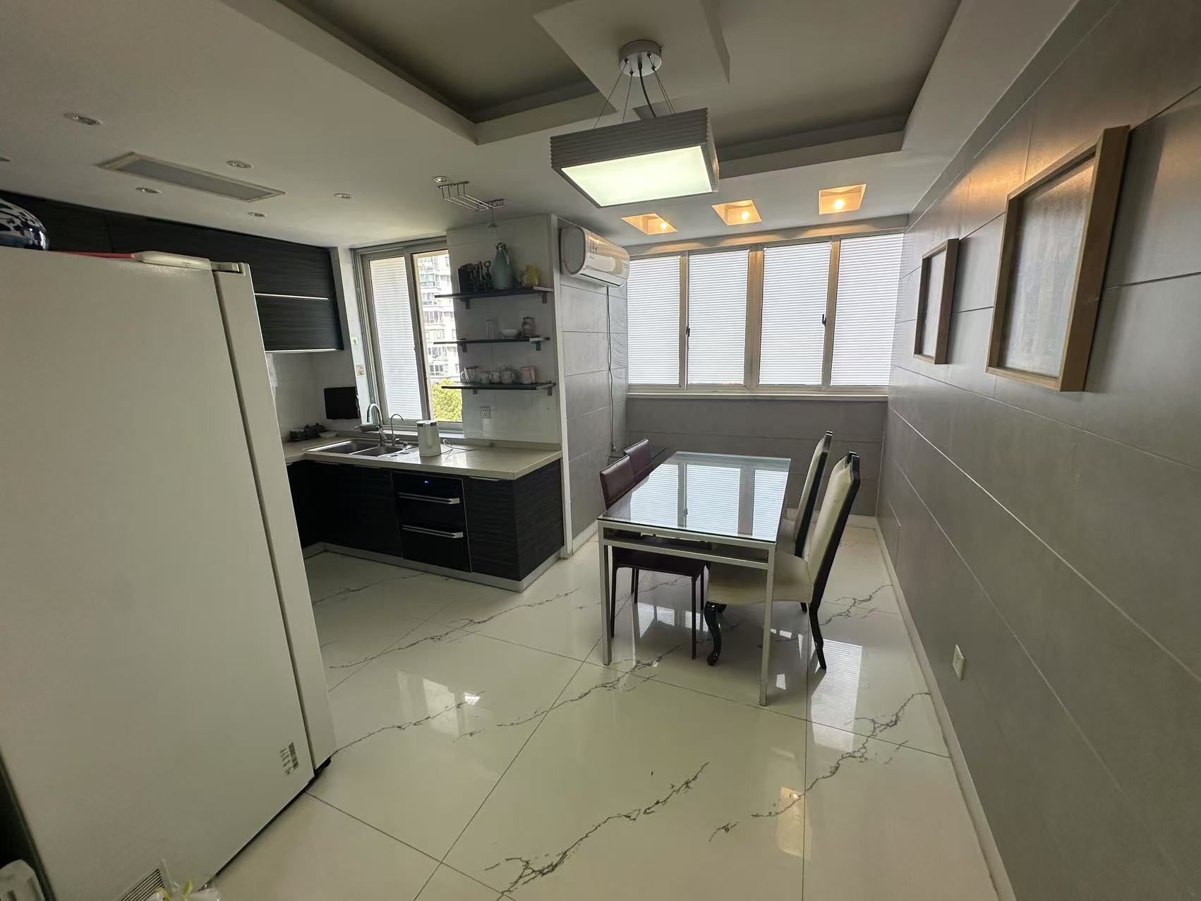 金鑫苑 4室2厅2卫 96m&sup2;