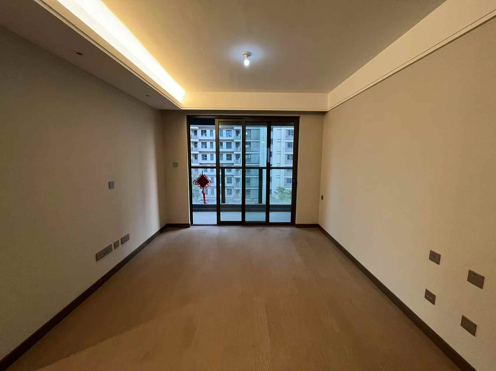 北纬31度 3室2厅1卫 98m²