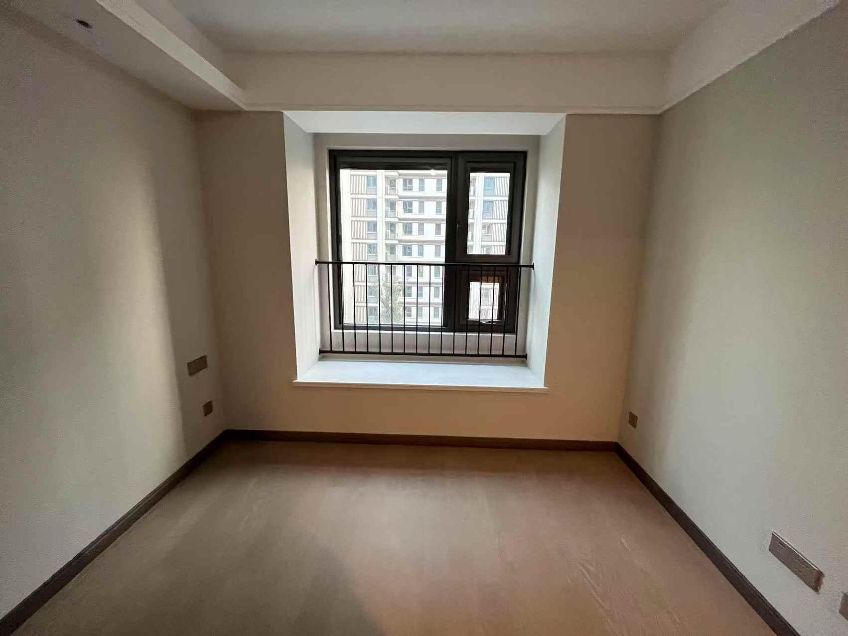 北纬31度 3室2厅1卫 98m²