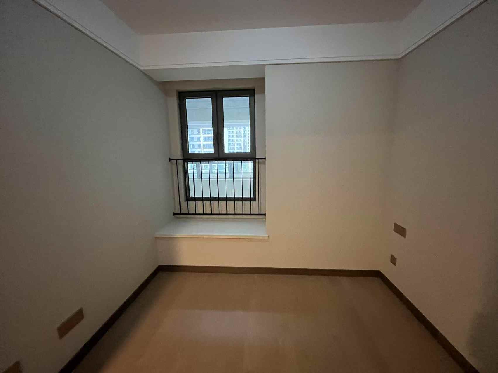 北纬31度 3室2厅1卫 98m²