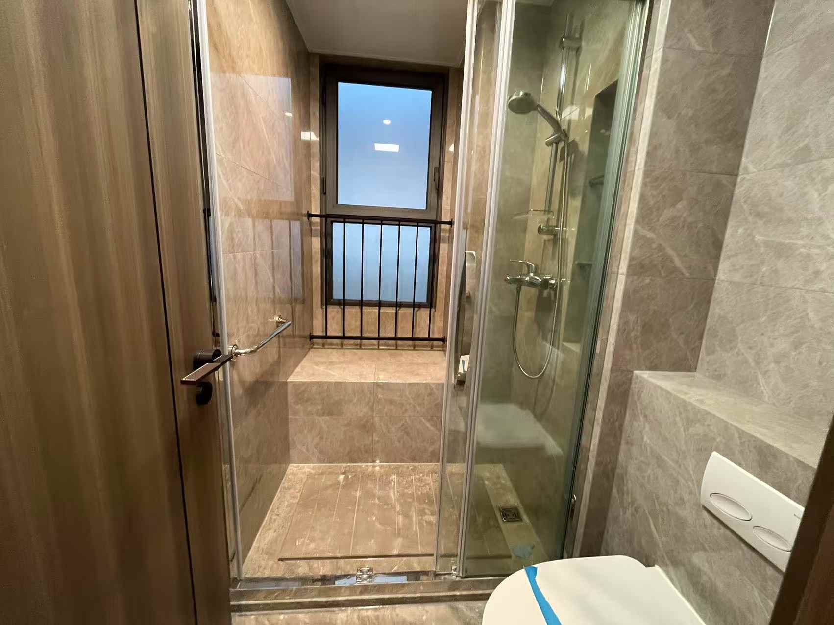 北纬31度 3室2厅1卫 98m²