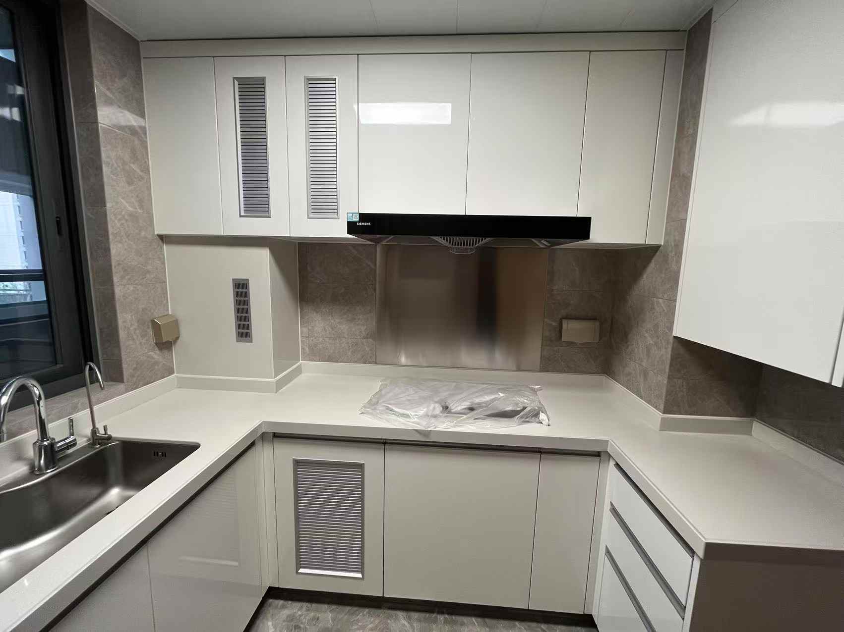 北纬31度 3室2厅1卫 98m²