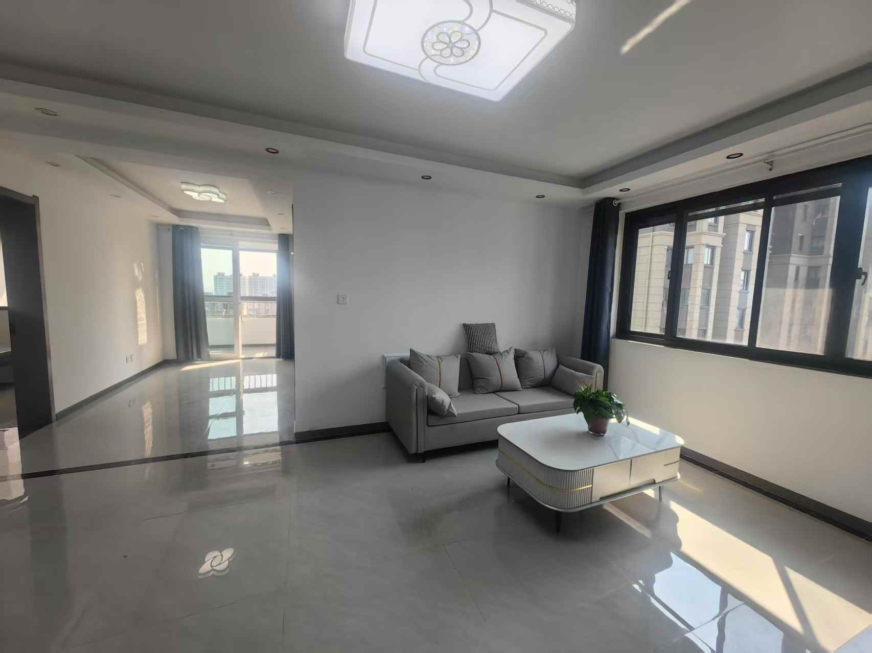 兴石花园 2室2厅1卫 106m²