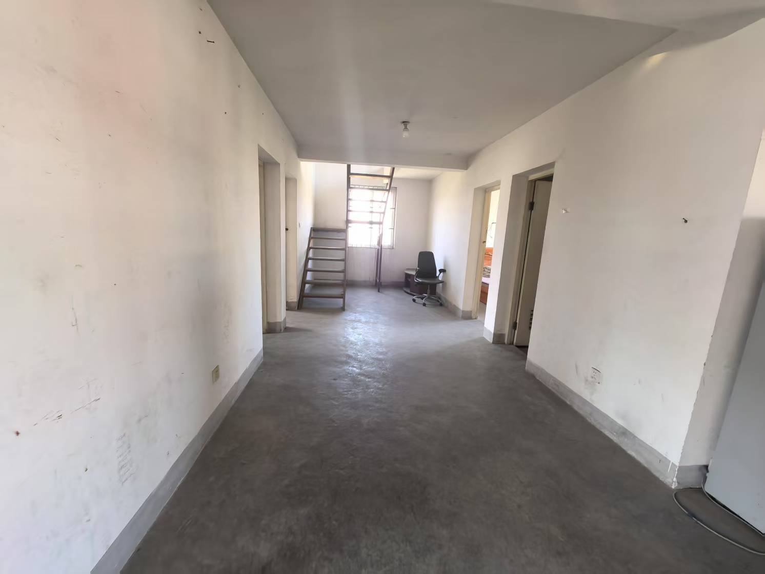 秦灶新村 3室1厅1卫 130m²