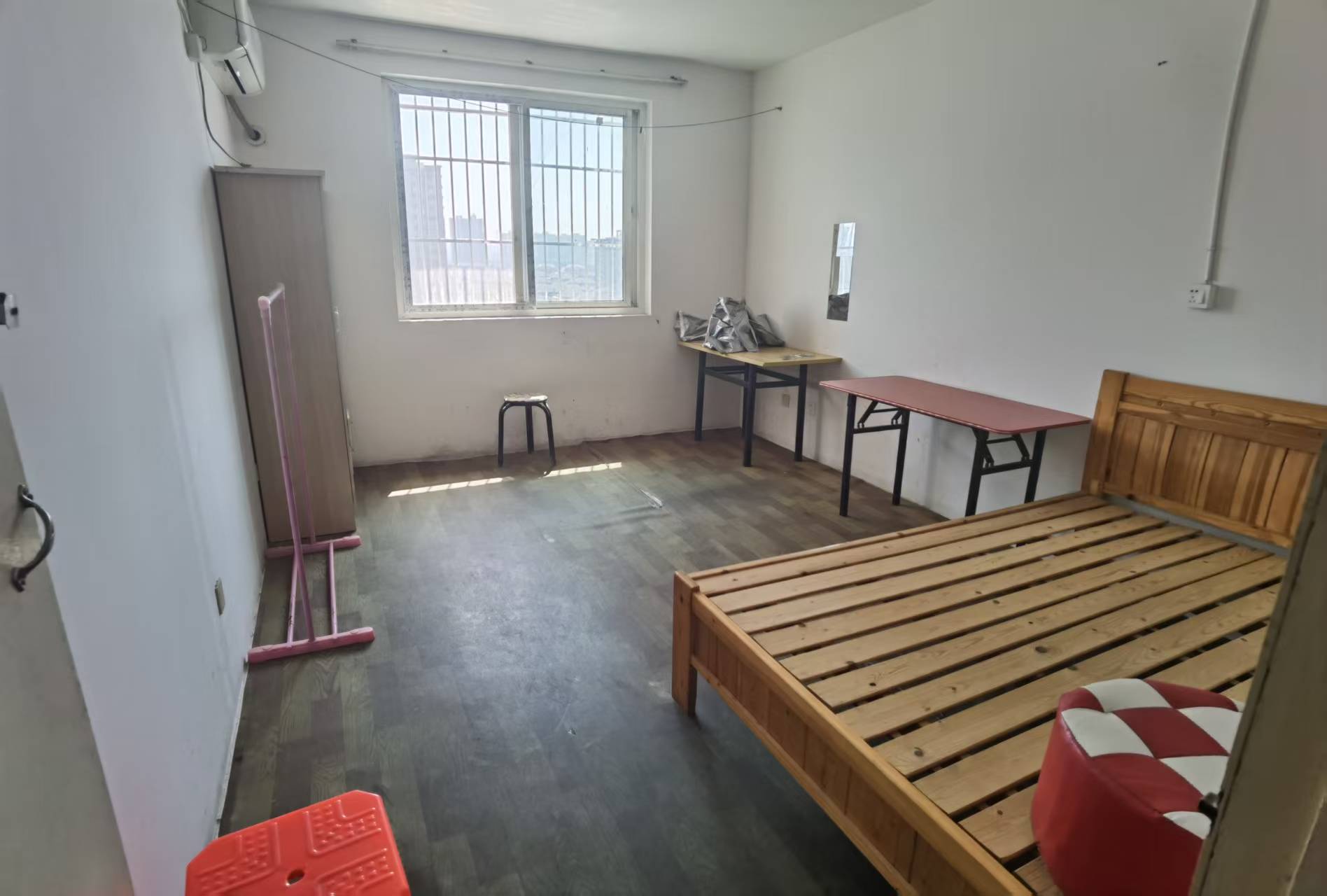 和谐怡园佳苑 4室2厅1卫 134m²