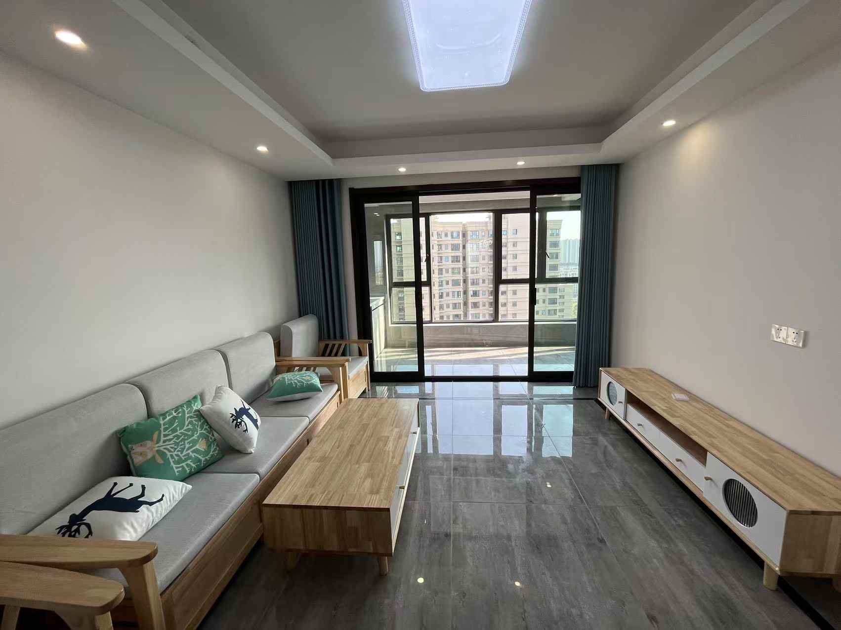 远创樾府 3室2厅1卫 117m²