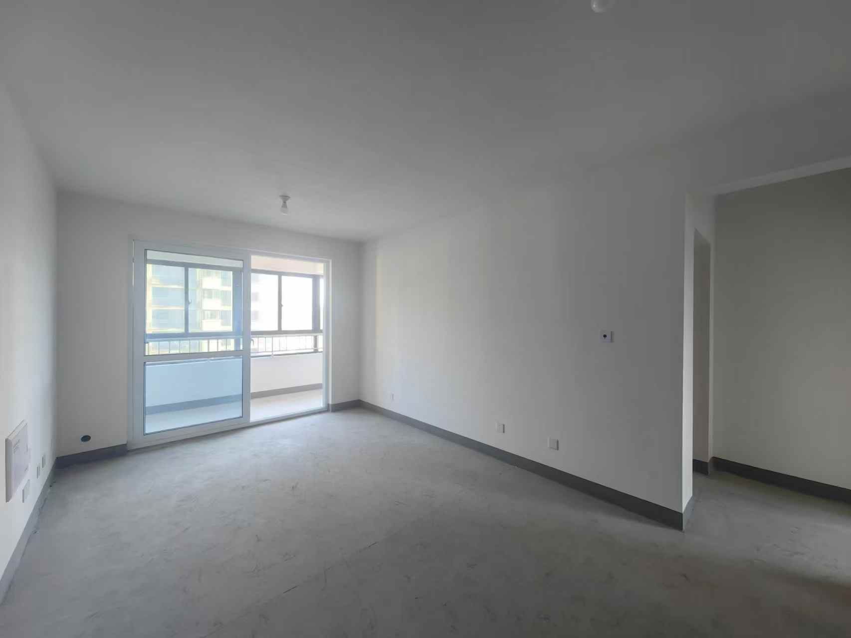 兴石花园 3室2厅1卫 128m&sup2;