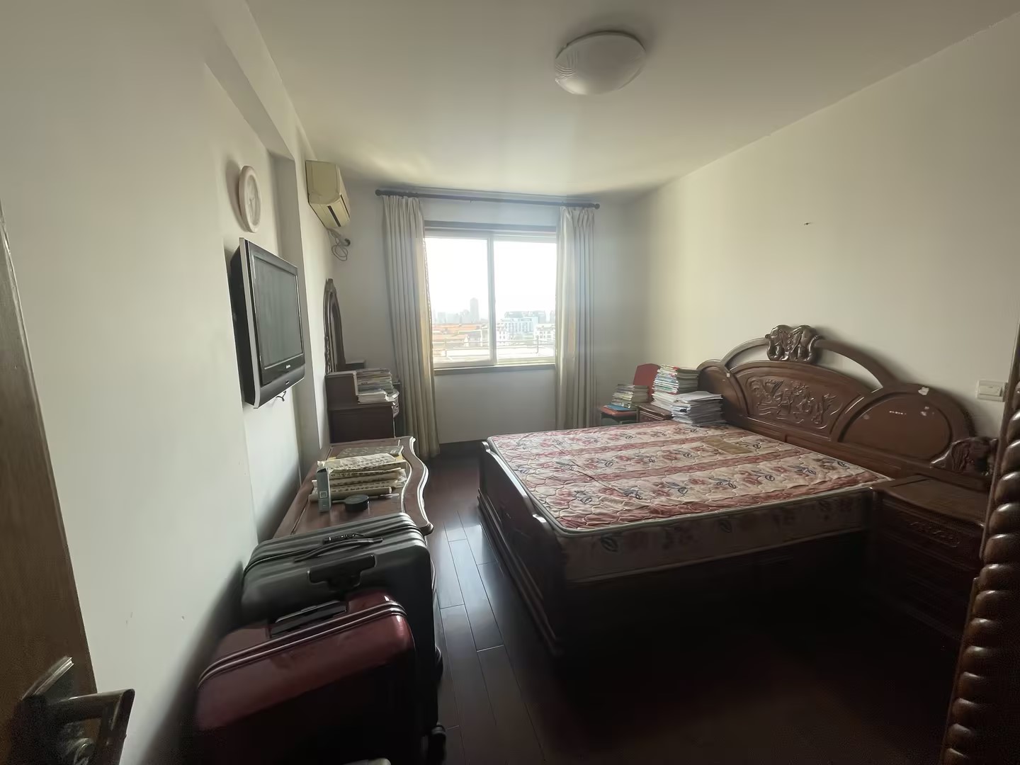 银花苑 3室2厅2卫 145m&sup2;