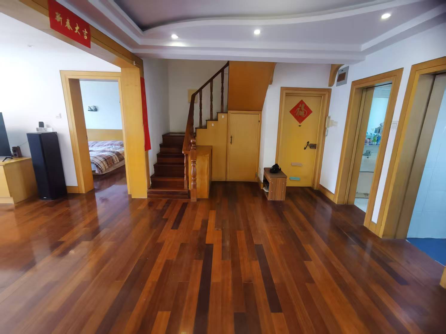 朝晖花园 5室3厅2卫 180.00m&sup2;