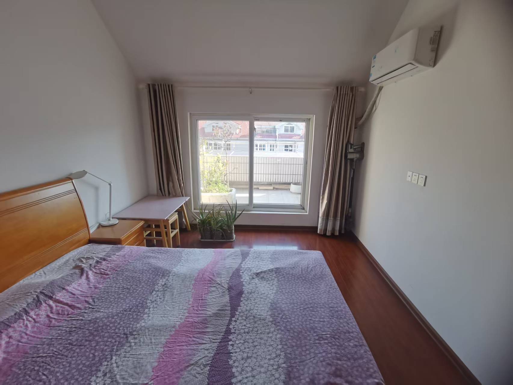朝晖花园 5室3厅2卫 180.00m&sup2;