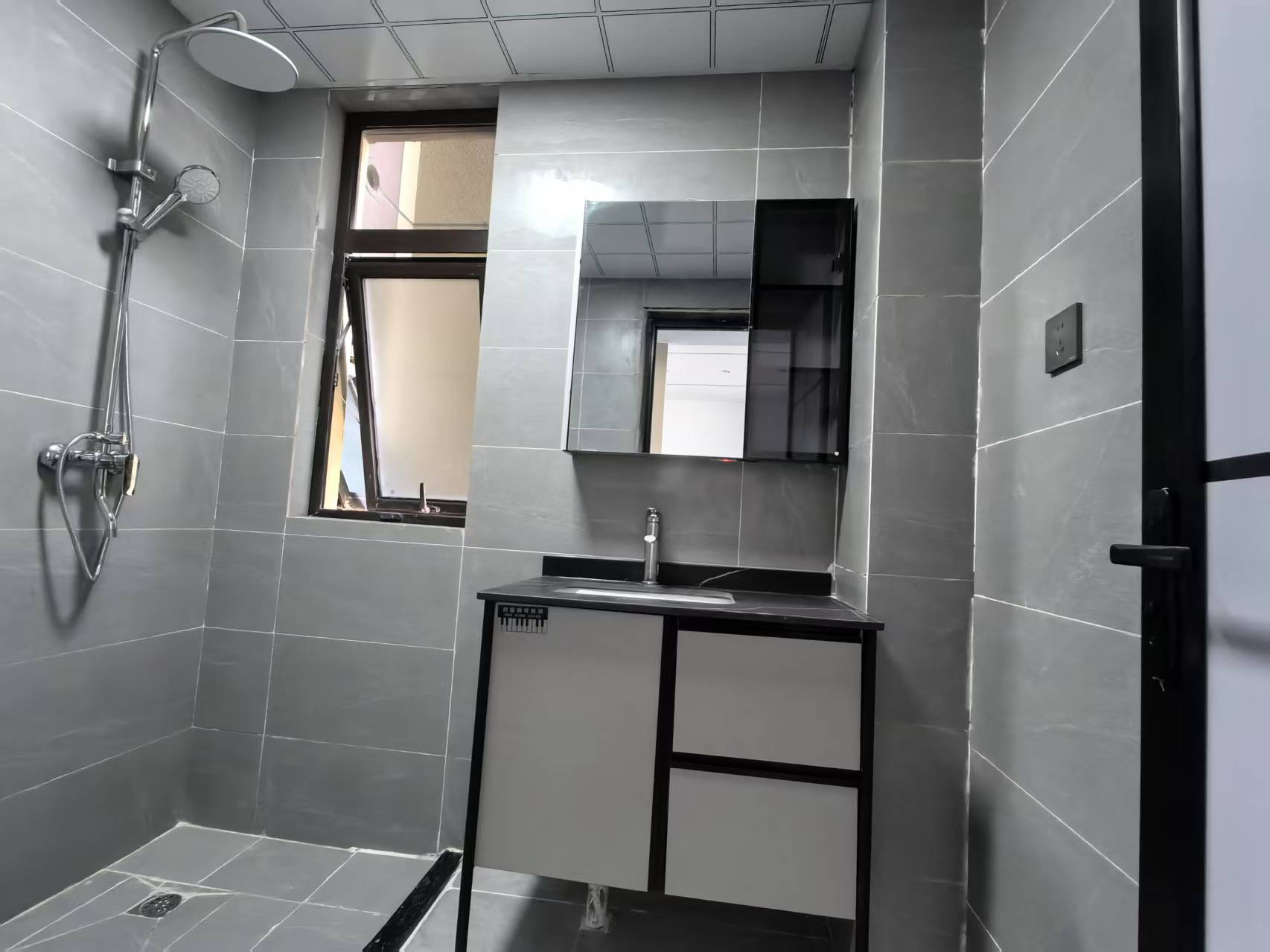 苏建阳光新城 3室2厅2卫 30.00m²