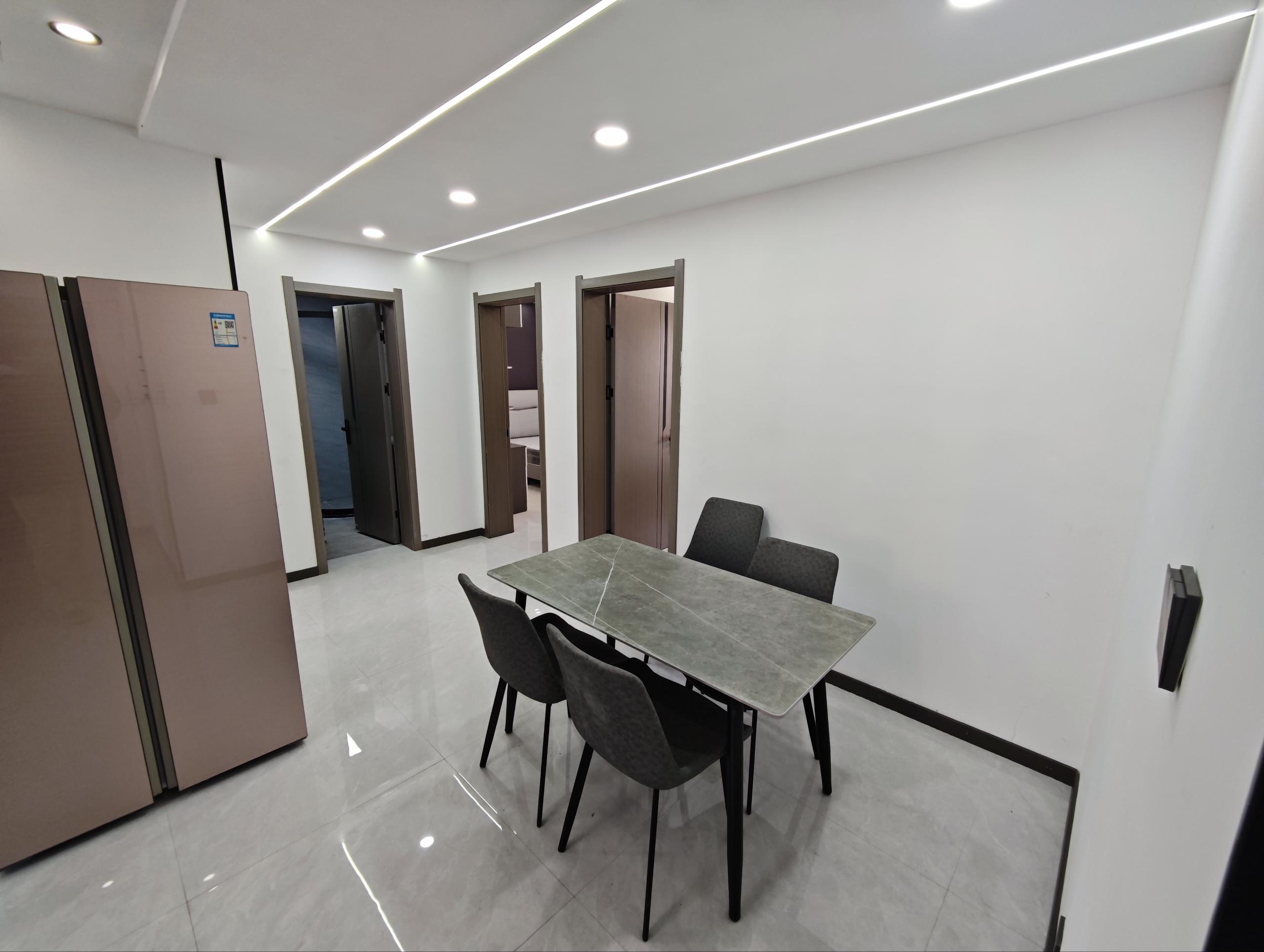 世濠花园 3室2厅1卫 93.00m²