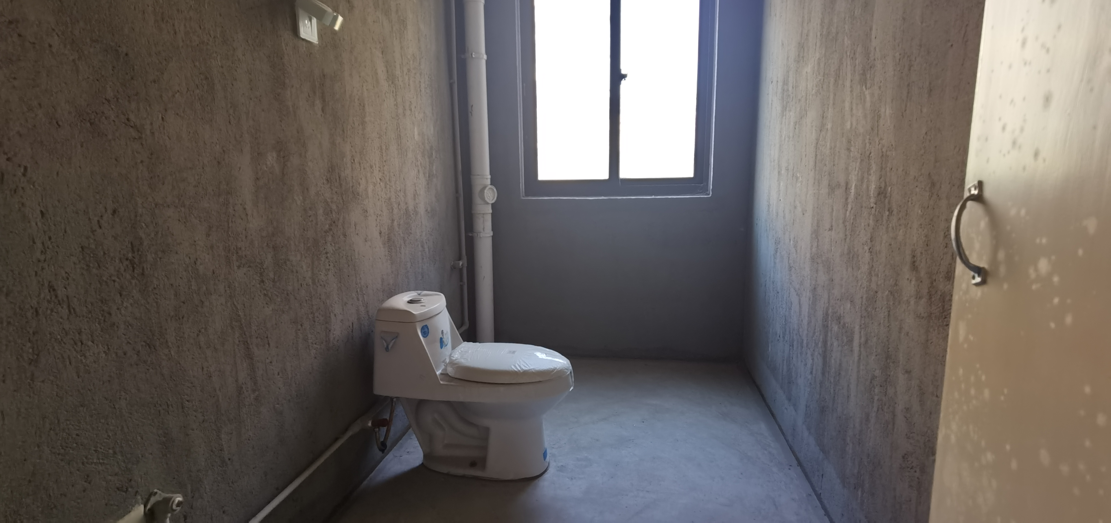 新城新苑 3室1厅1卫 130m&sup2;
