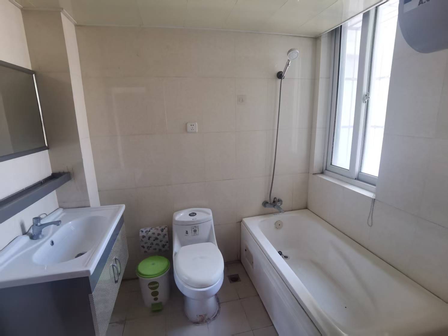 春晖花园 3室2厅2卫 132.5m&sup2;