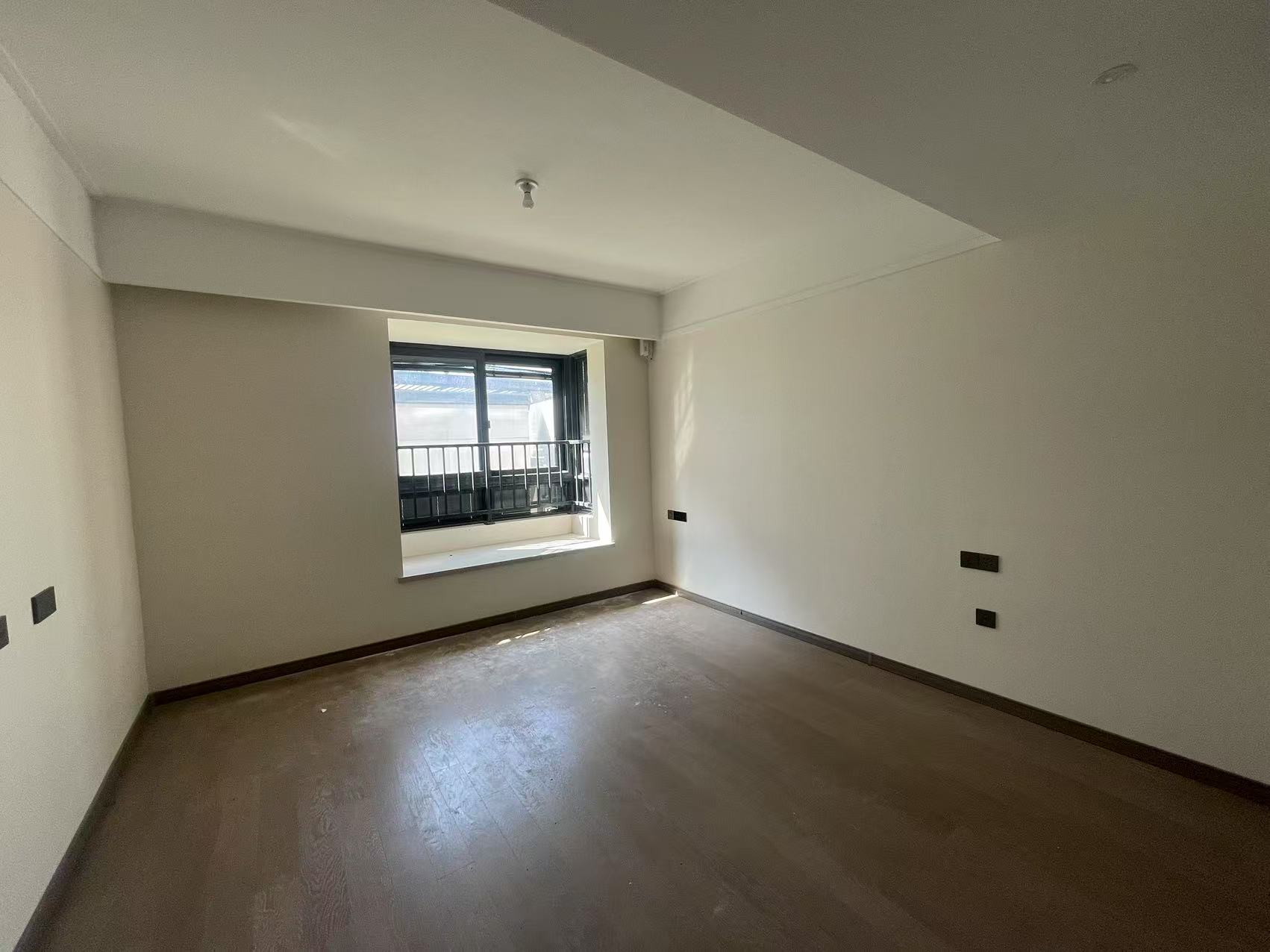 万科翡翠公园 3室2厅2卫 125m&sup2;