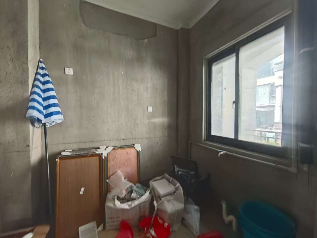 正泰江岸水苑 5室2厅3卫 243.71m²