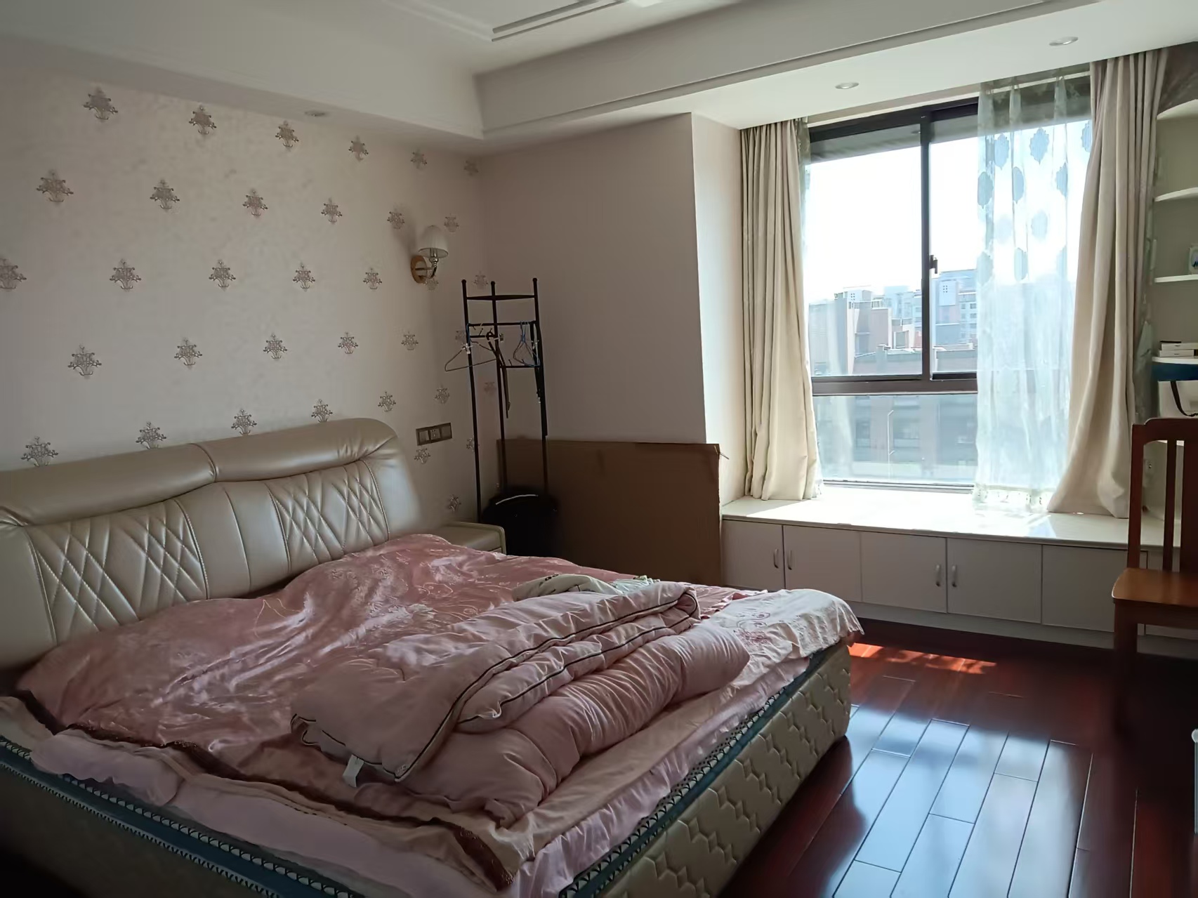 万和华府 3室2厅2卫 132m&sup2;