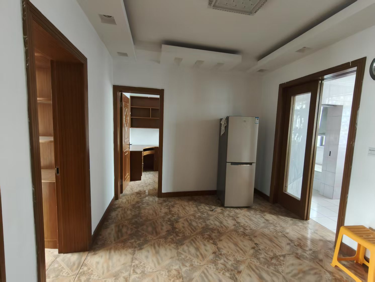 八角亭小区 3室2厅1卫 85m²