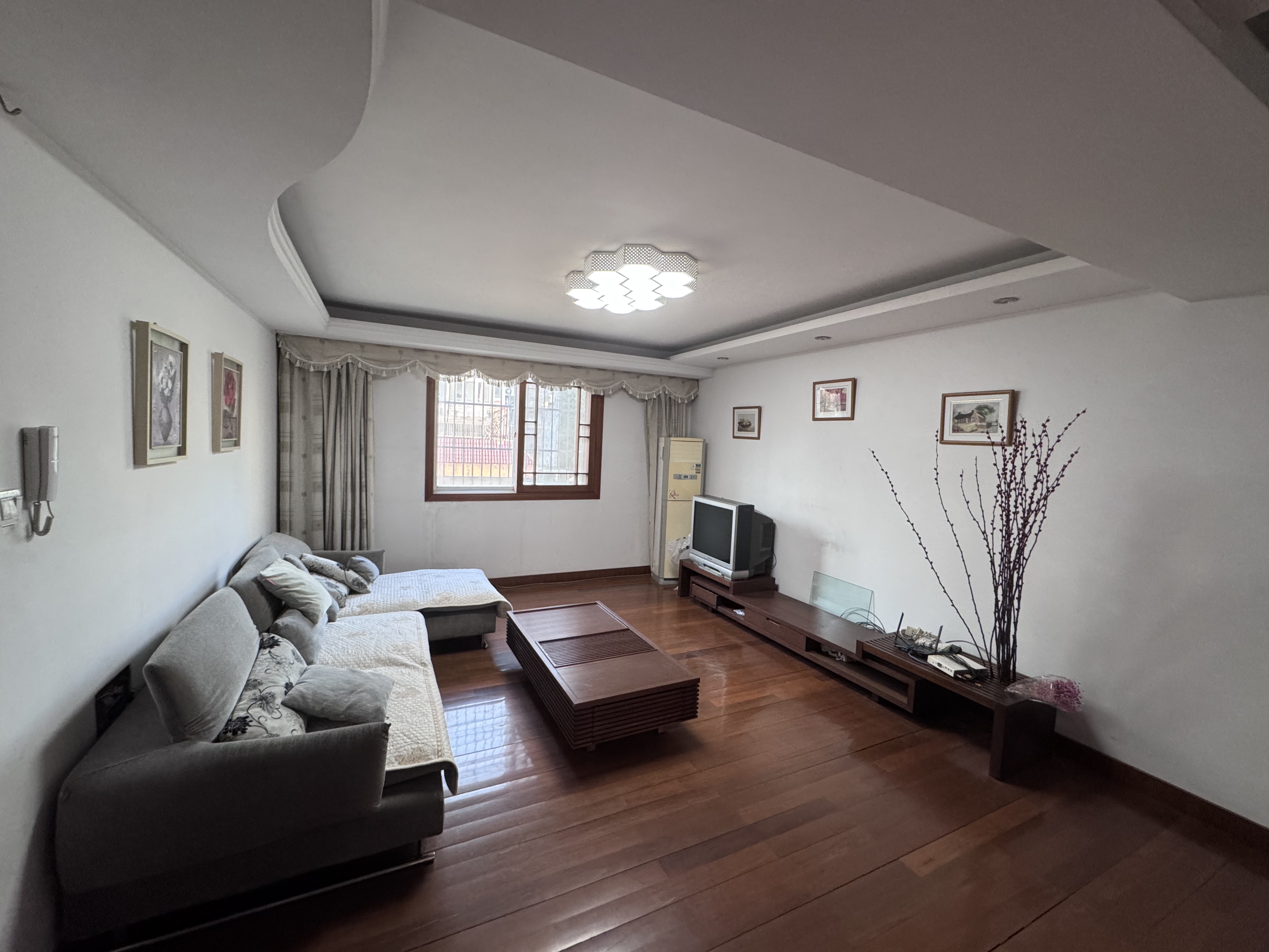 银花苑 3室2厅1卫 128m&sup2;