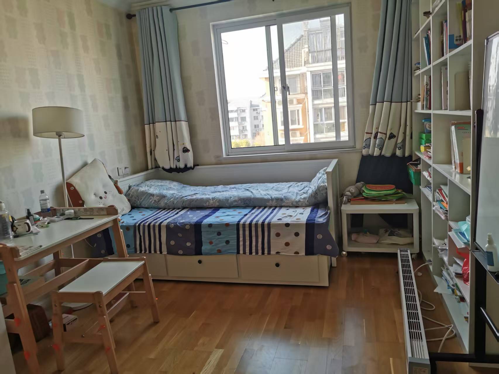 东昇花园 4室2厅2卫 151.96m&sup2;