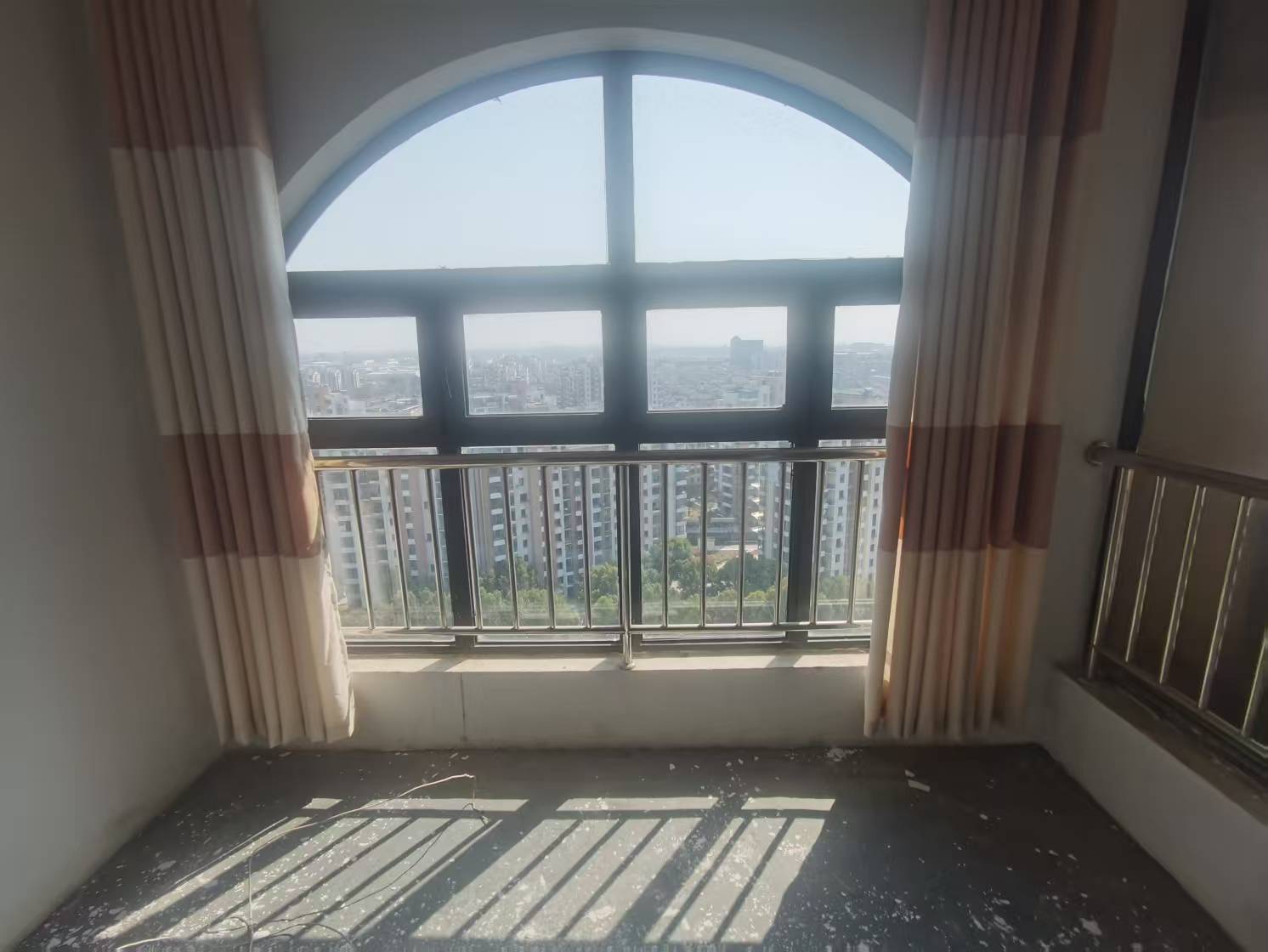 中港翡翠城 3室2厅1卫 108.12m&sup2;