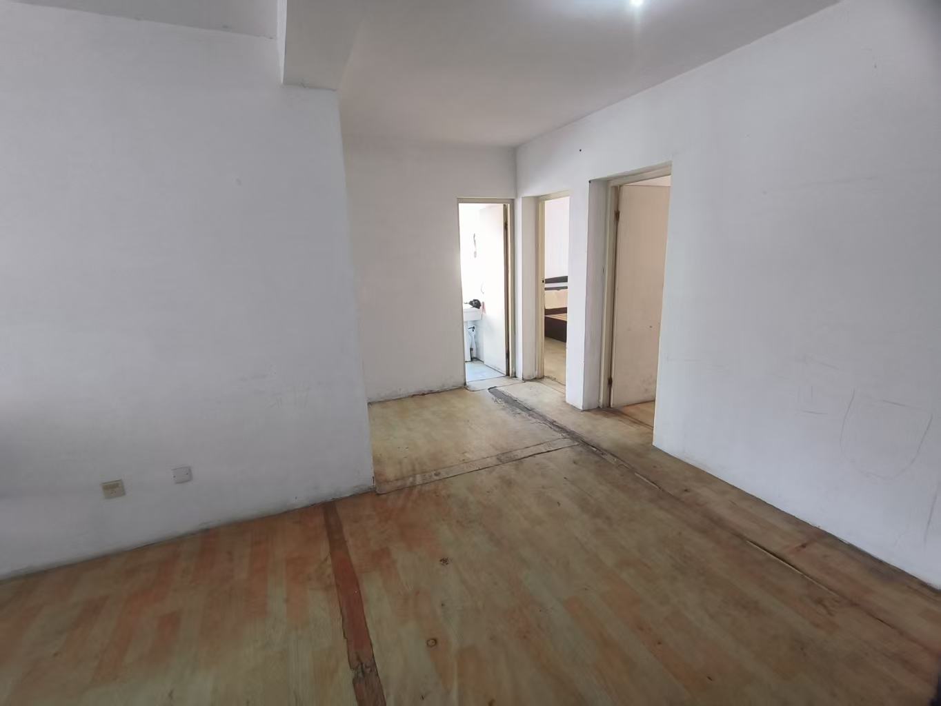 春晖花园 2室2厅1卫 98.80m&sup2;