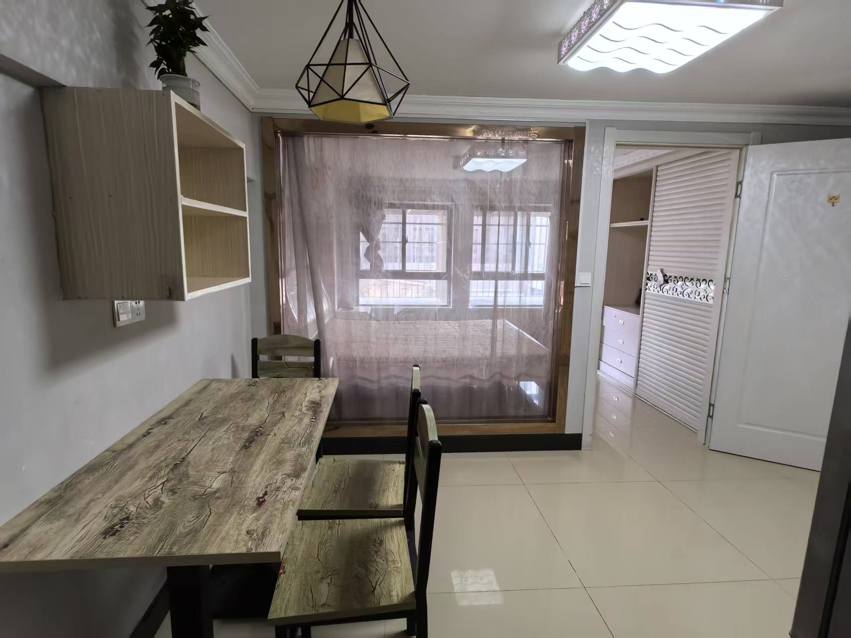 金贸公寓 1室1厅1卫 70m²