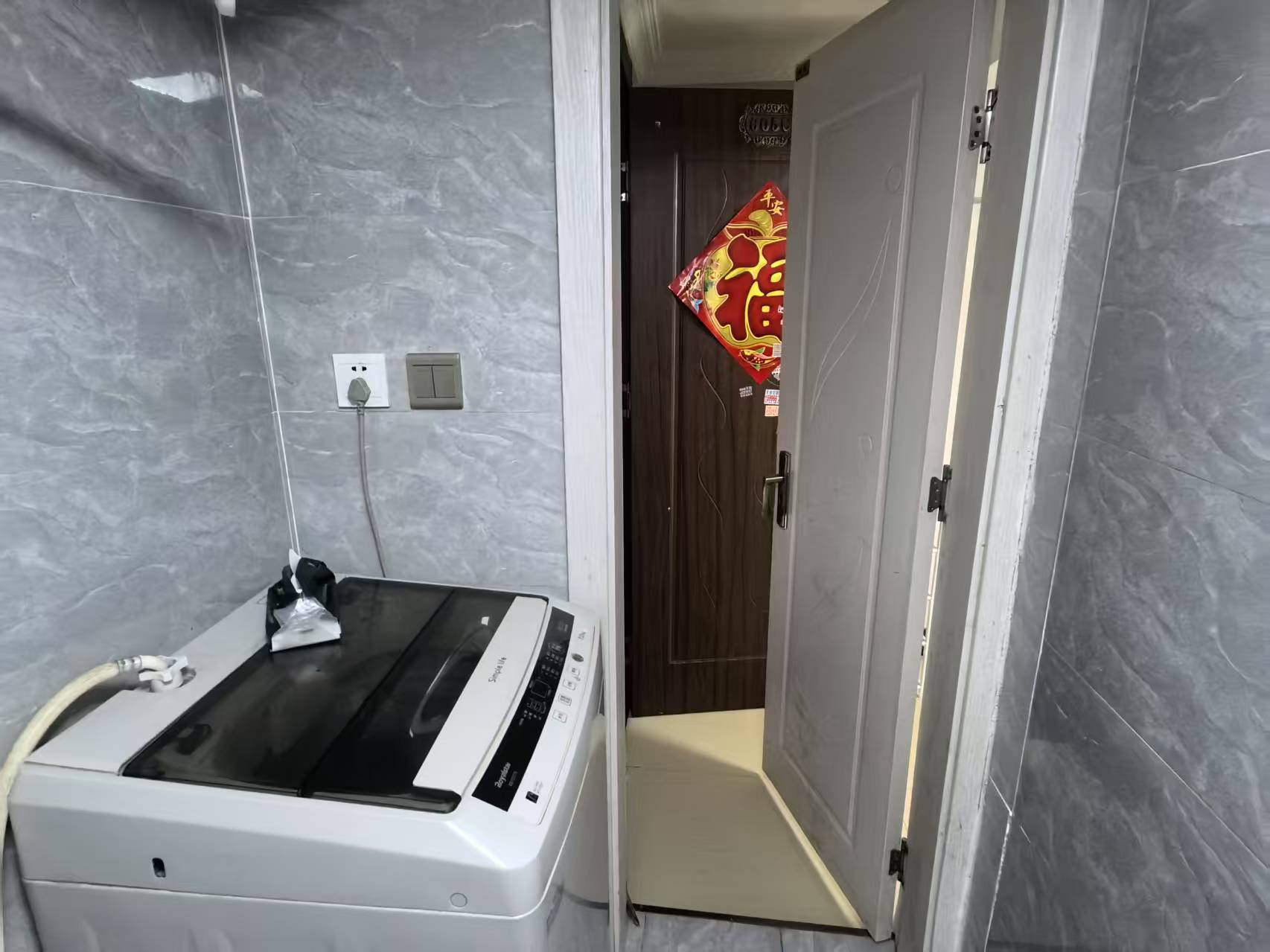 金贸公寓 1室1厅1卫 70m&sup2;